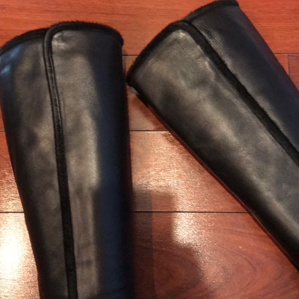 Balenciaga black leather boots with fur trim - Picture 3 of 6